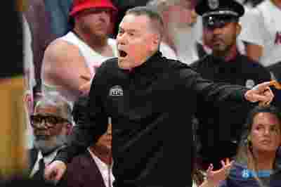 鹈鹕客场击败篮网