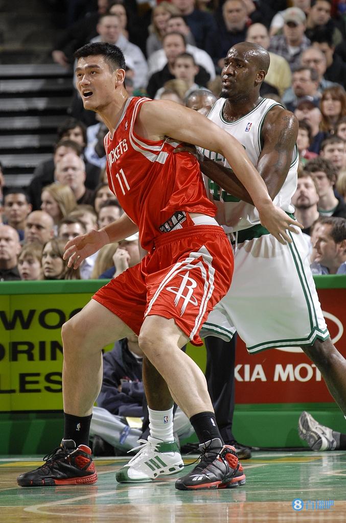 步行者主场失利，球队士气亟需提升