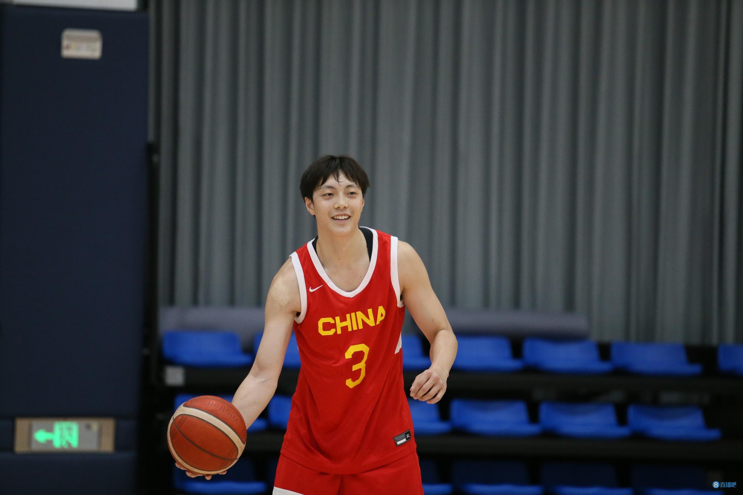 步行者队新教练上任，球队战术调整引关注