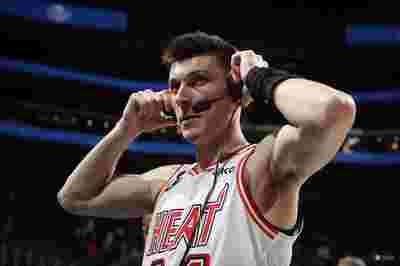 魔术队主场迎战凯尔特人，双方战况胶着