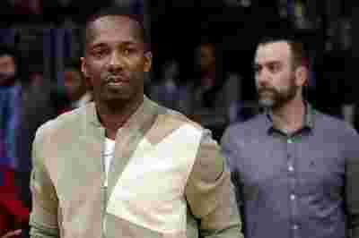 小牛队与太阳对决，东契奇再创佳绩