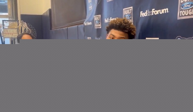 湖人全力争胜，詹姆斯表现成为焦点