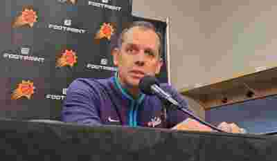 开拓者队与森林狼激战，利拉德关键三分