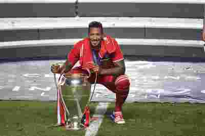 沙尔克04苦战不敌，降级风险加大