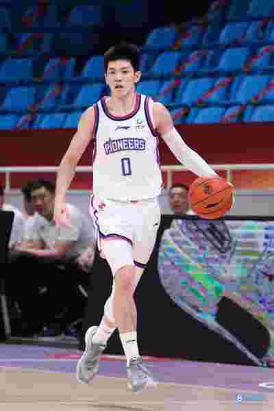 山东黄金主场力克新疆战神，取得十二连胜