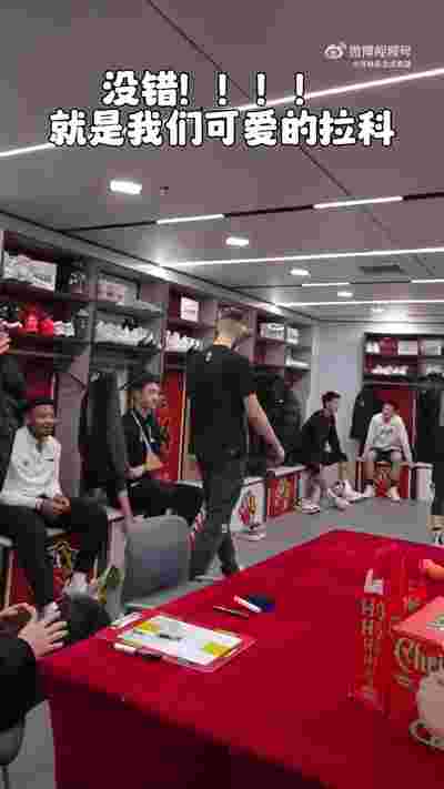 步行者主力受伤，球队前景堪忧