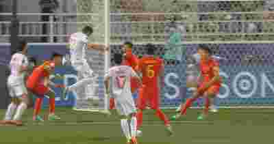 门兴格拉德巴赫1-0小胜法兰克福，德甲冠军悬念依然存在