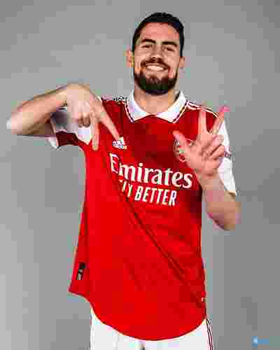 那不勒斯击败热那亚，继续追赶意甲前三