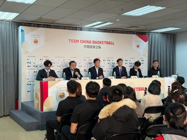 中国男篮发布会：队员全运会后仅休1天，28日有传奇国手助威