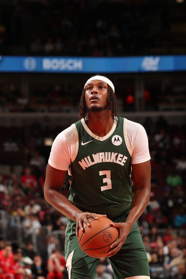 奇才vs雄鹿前瞻：字母哥搭档特纳，雄鹿欲在主场赢得开门红