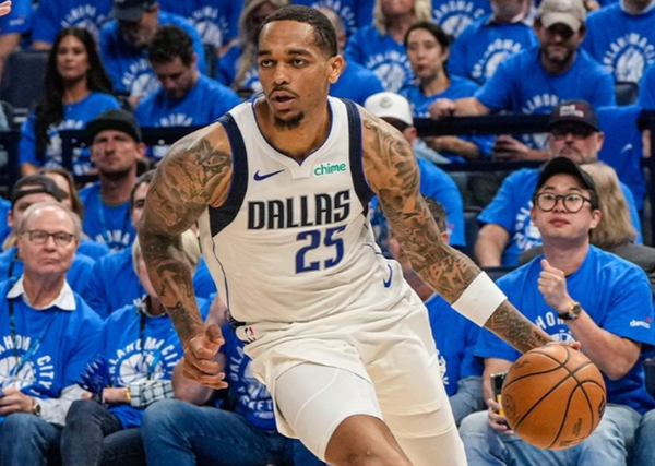 全靠他俩！独行侠两大奇兵合计6记三分得到25分