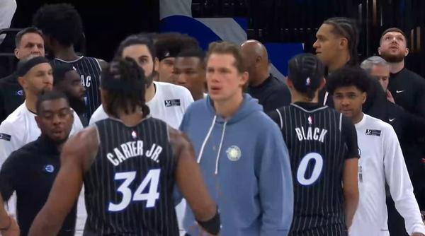 表现不俗！波特半场12中6得到15分6篮板7助攻