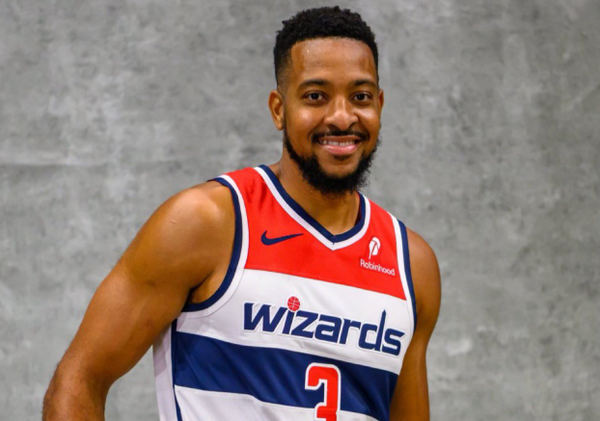 本赛季东部多次单场40+球员，仅有CJ、马克西和字母哥