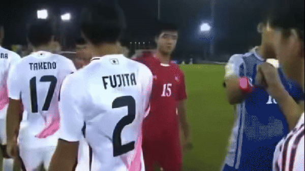 日媒：日足协提交朝鲜队“重拳握手”视频，请求FIFA裁决